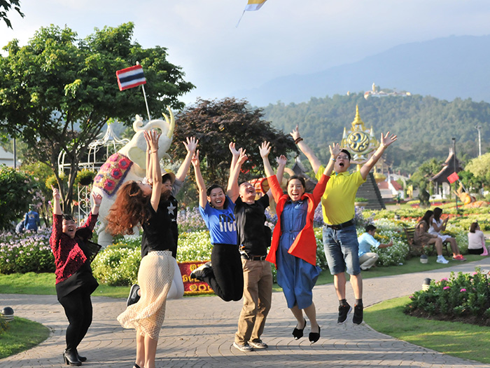 Odkrywanie cudów Tajlandii: przygoda naszego zespołu w zaufanych butach outdoorowych